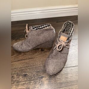 TOMS Women's Desert Wedge Ankle Booties Grey Tweed Knit Canvas Lace Up,Size 9.5